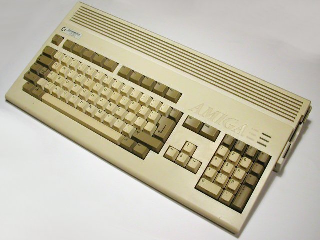 Файл:Amiga 1200.jpg