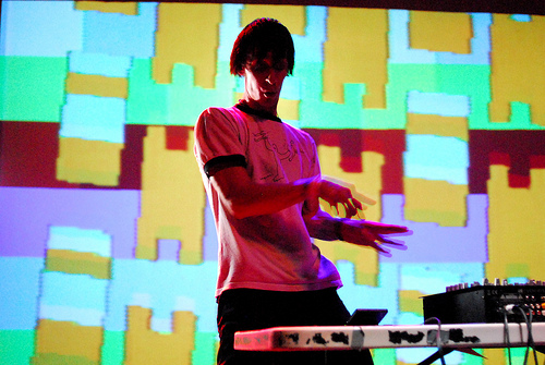 Файл:Albino Ghost Monkey - Live at Blipfest 12-17-2009.jpg
