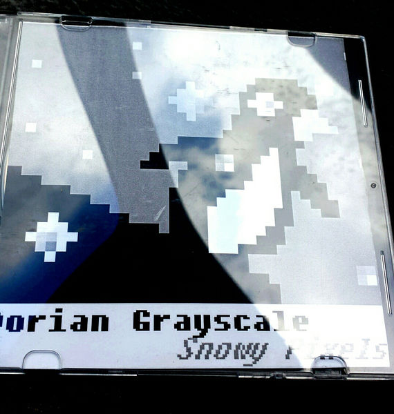 Файл:Dorian Grayscale - Snowy Pixels cd.jpg