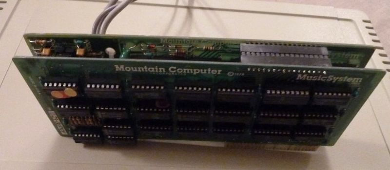 Файл:Mountain Computer Music System Assembly.jpg